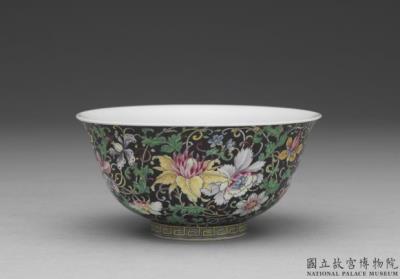 图片[2]-Tea bowl with floral scroll on a black ground in falangcai painted enamels, Qianlong reign (1736-1795), Qing dynasty-China Archive